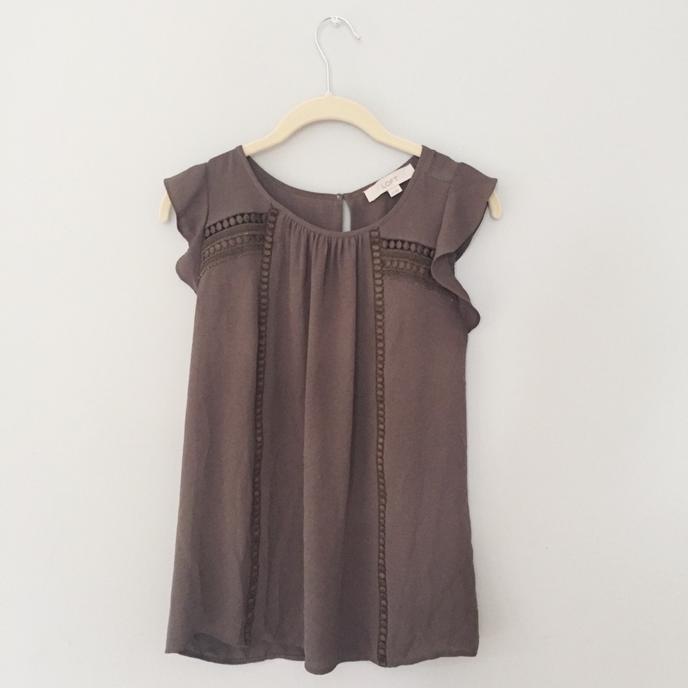 ✨ 3 for $10 moving sale! • loft flutter sleeve top